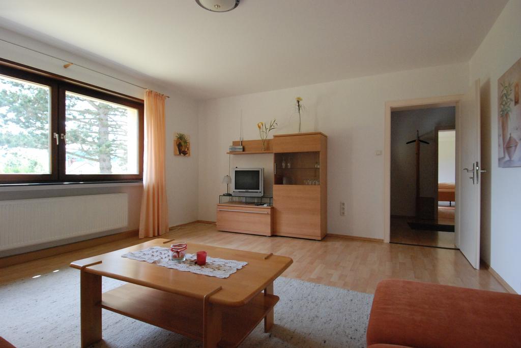 Ferienwohnungen Fliegerstrasse Gersfeld Exterior photo